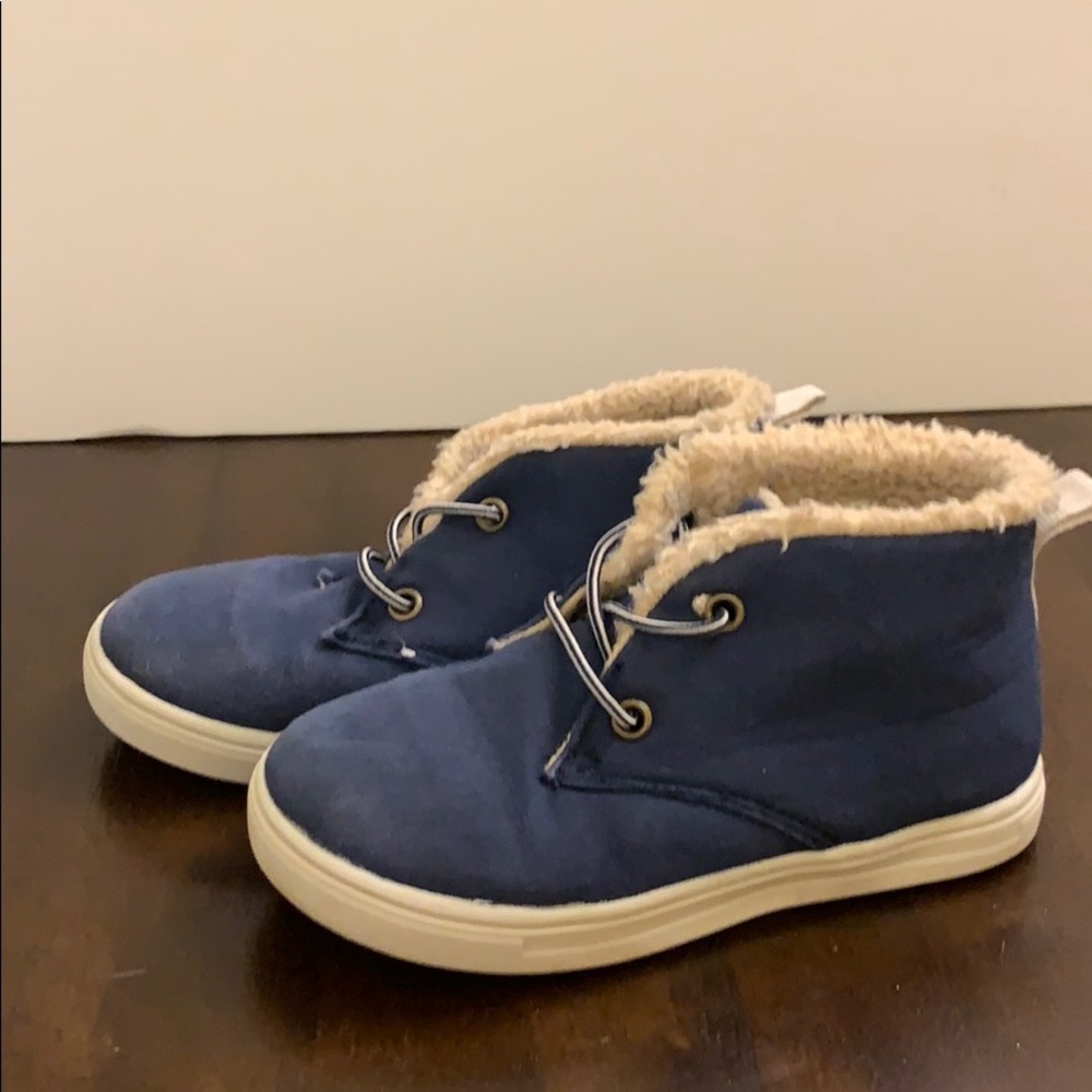 Carter’s navy fleece-lined boots size 10